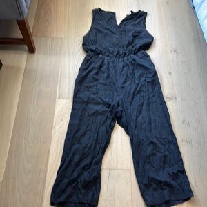 Universal Thread Black Sleeveless V-Neck Jumpsuit